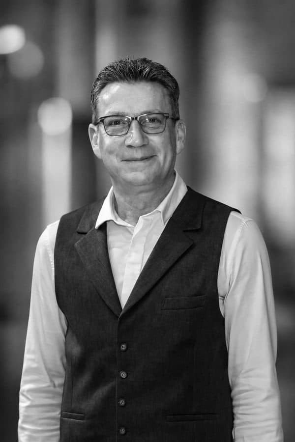 Dan Crivăț — Mentor