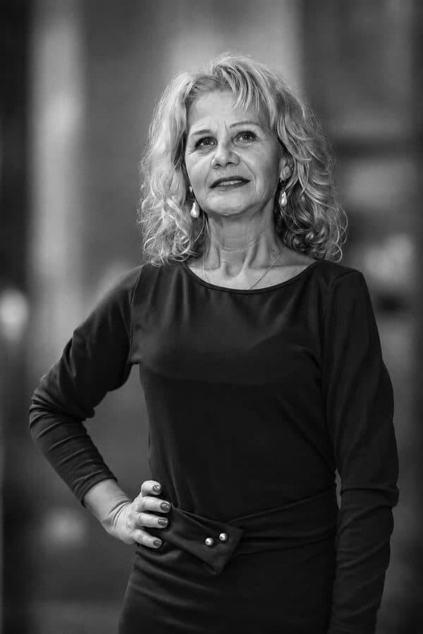 Laura Oprișor — Secretar